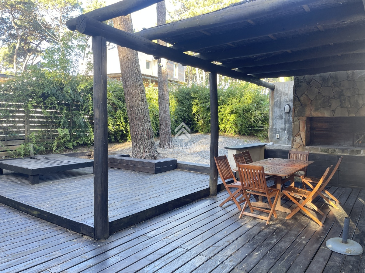 Casa ID.3639 - Moderna casa en venta de 3 dormitorios en Montoya, La Barra