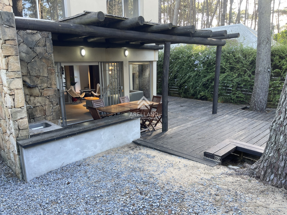 Casa ID.3639 - Moderna casa en venta de 3 dormitorios en Montoya, La Barra