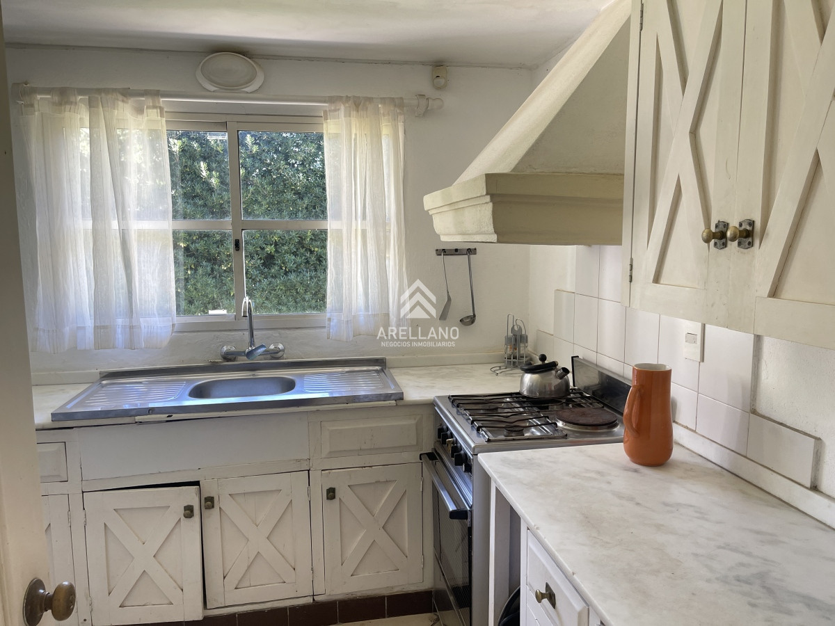 Casa ID.3679 - Venta casa 4 dormitorios Montoya 