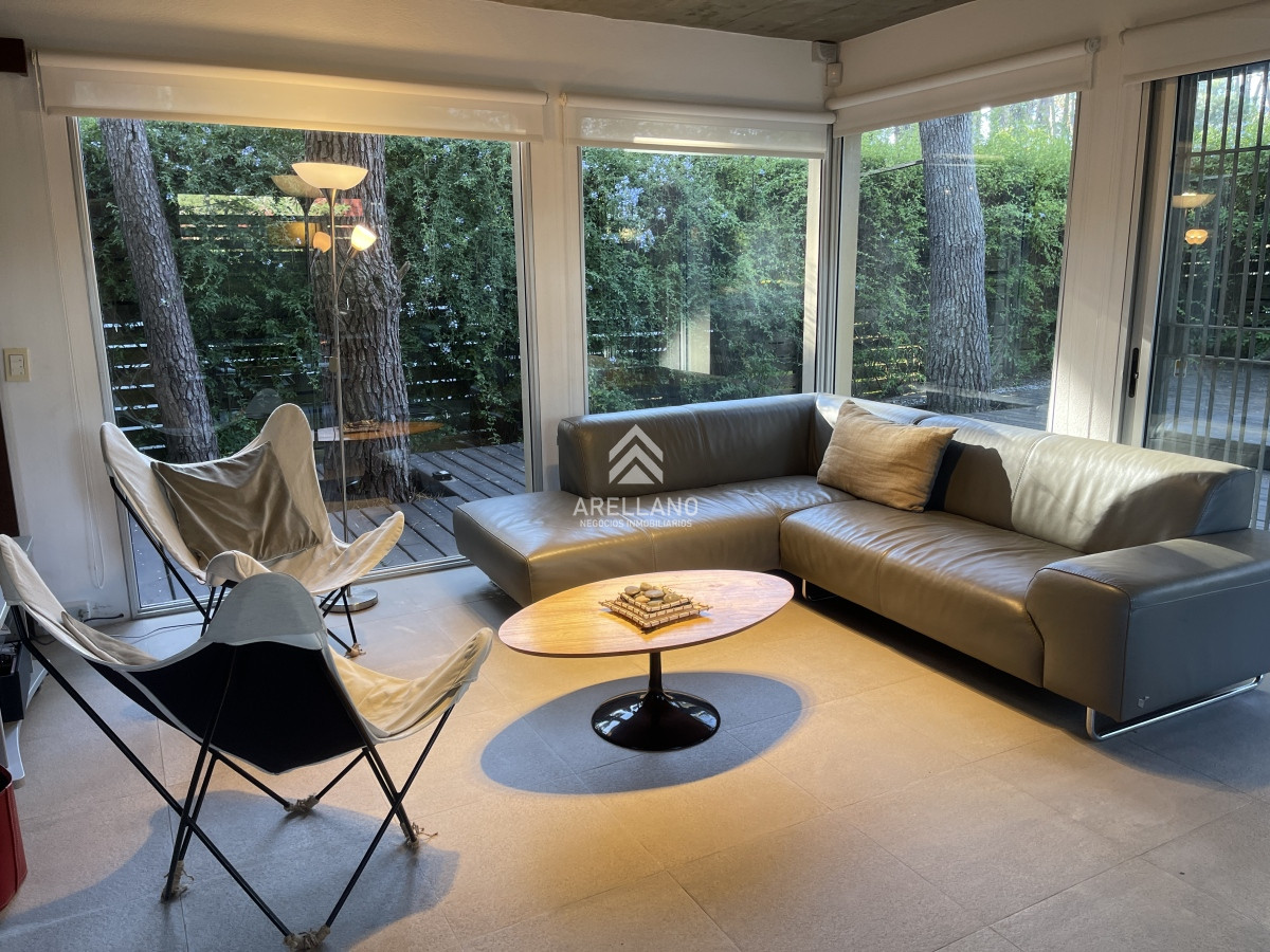 Casa ID.3639 - Moderna casa en venta de 3 dormitorios en Montoya, La Barra