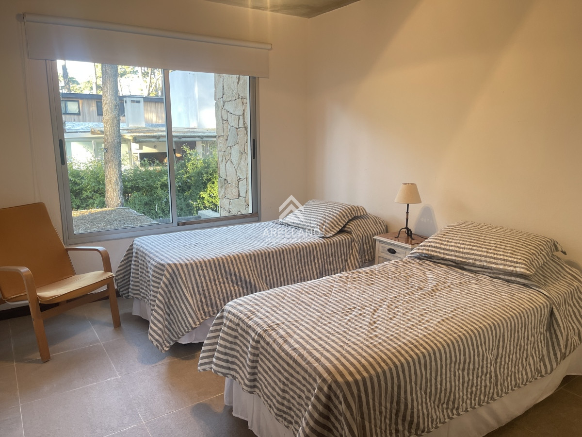 Casa ID.3639 - Moderna casa en venta de 3 dormitorios en Montoya, La Barra