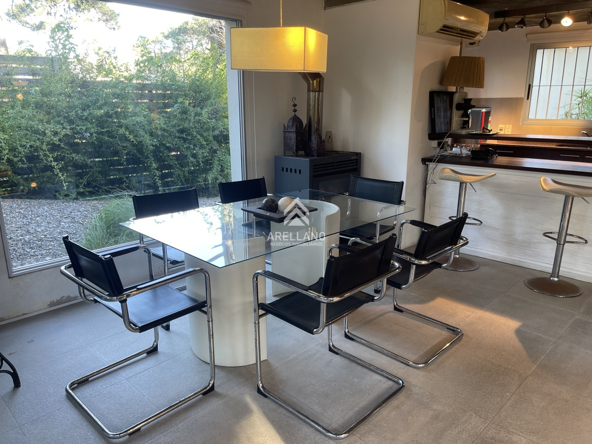 Casa ID.3639 - Moderna casa en venta de 3 dormitorios en Montoya, La Barra