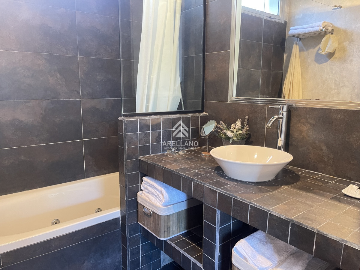 Casa ID.3639 - Moderna casa en venta de 3 dormitorios en Montoya, La Barra
