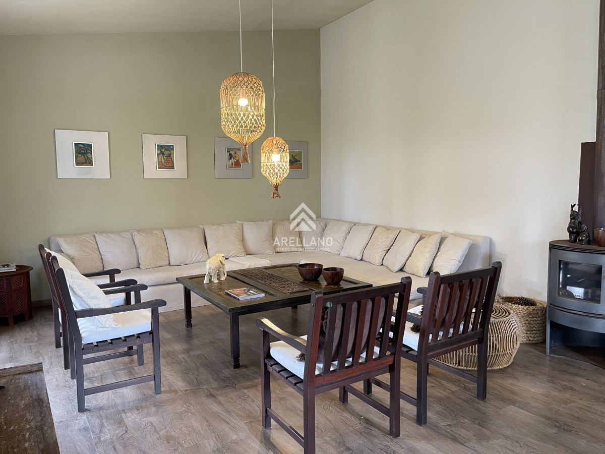 Casa ID.4598 - Venta casa 4 dormitorios 