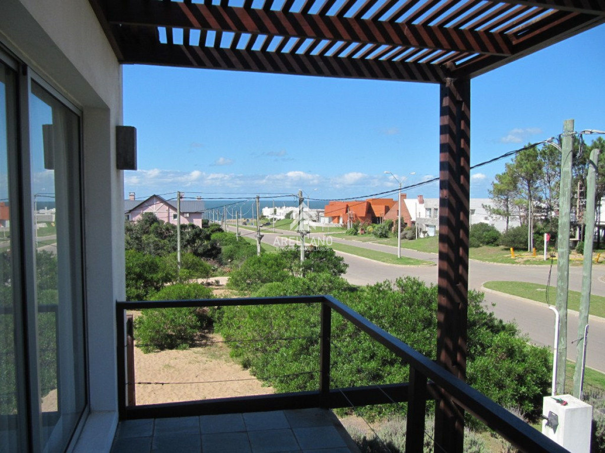 Casa ID.5797 - Muy buena casa en Montoya a 200mts del mar, moderna, cómoda, piscina