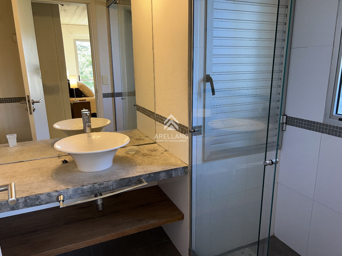 Casa ID.5797 - Muy buena casa en Montoya a 200mts del mar, moderna, cómoda, piscina