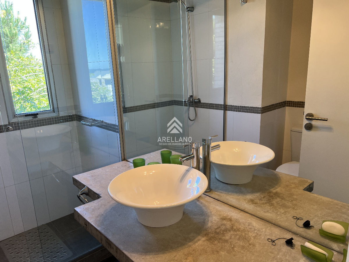 Casa ID.5797 - Muy buena casa en Montoya a 200mts del mar, moderna, cómoda, piscina