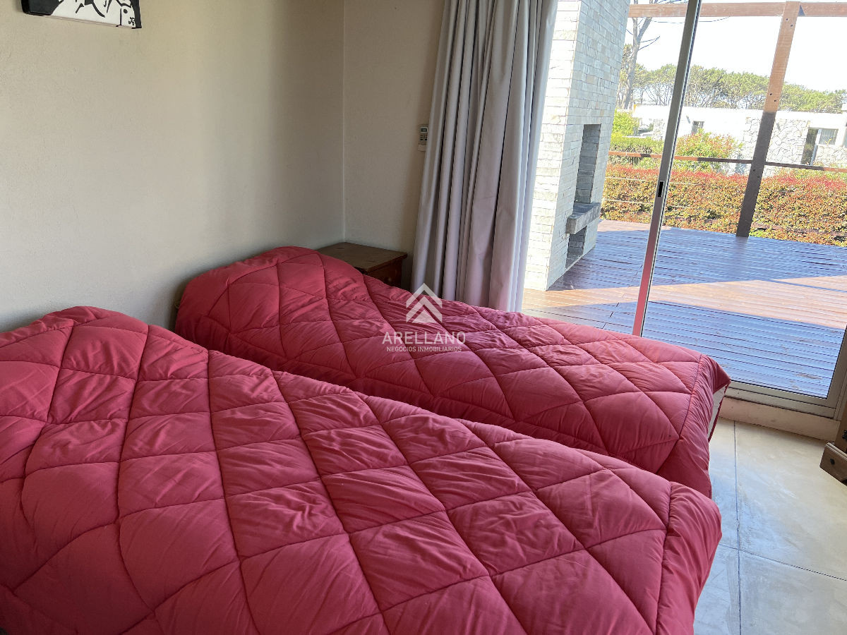 Casa ID.5797 - Muy buena casa en Montoya a 200mts del mar, moderna, cómoda, piscina