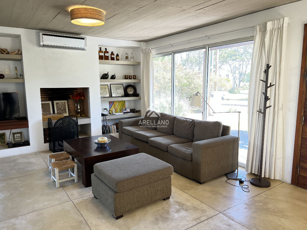 Casa ID.5797 - Muy buena casa en Montoya a 200mts del mar, moderna, cómoda, piscina