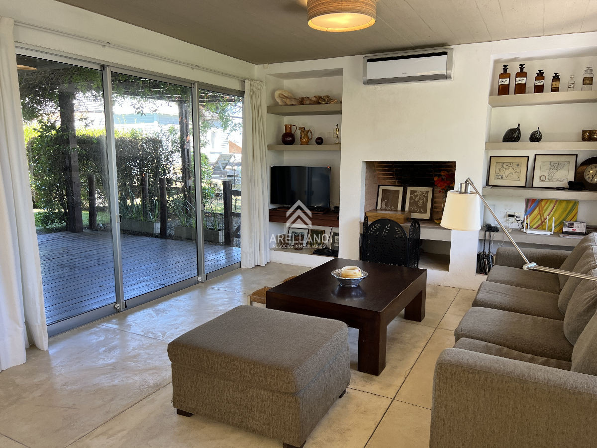 Casa ID.5797 - Muy buena casa en Montoya a 200mts del mar, moderna, cómoda, piscina