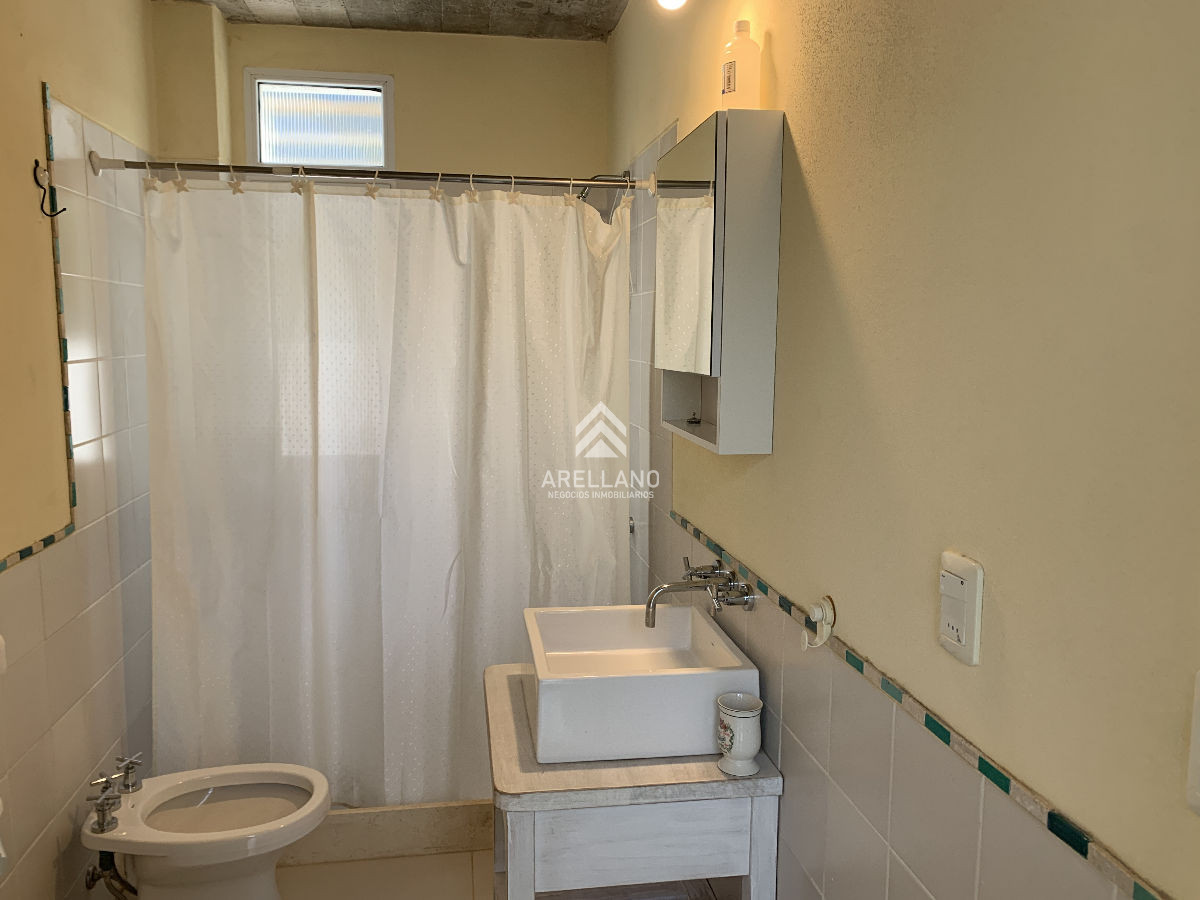 Casa ID.3676 - Venta casa 5 dormitorios Montoya