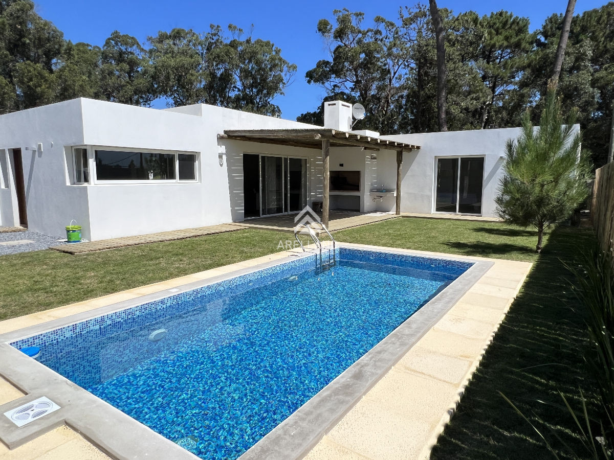 Casa ID.3640 - Espectacular casa a estrenar en La Barra