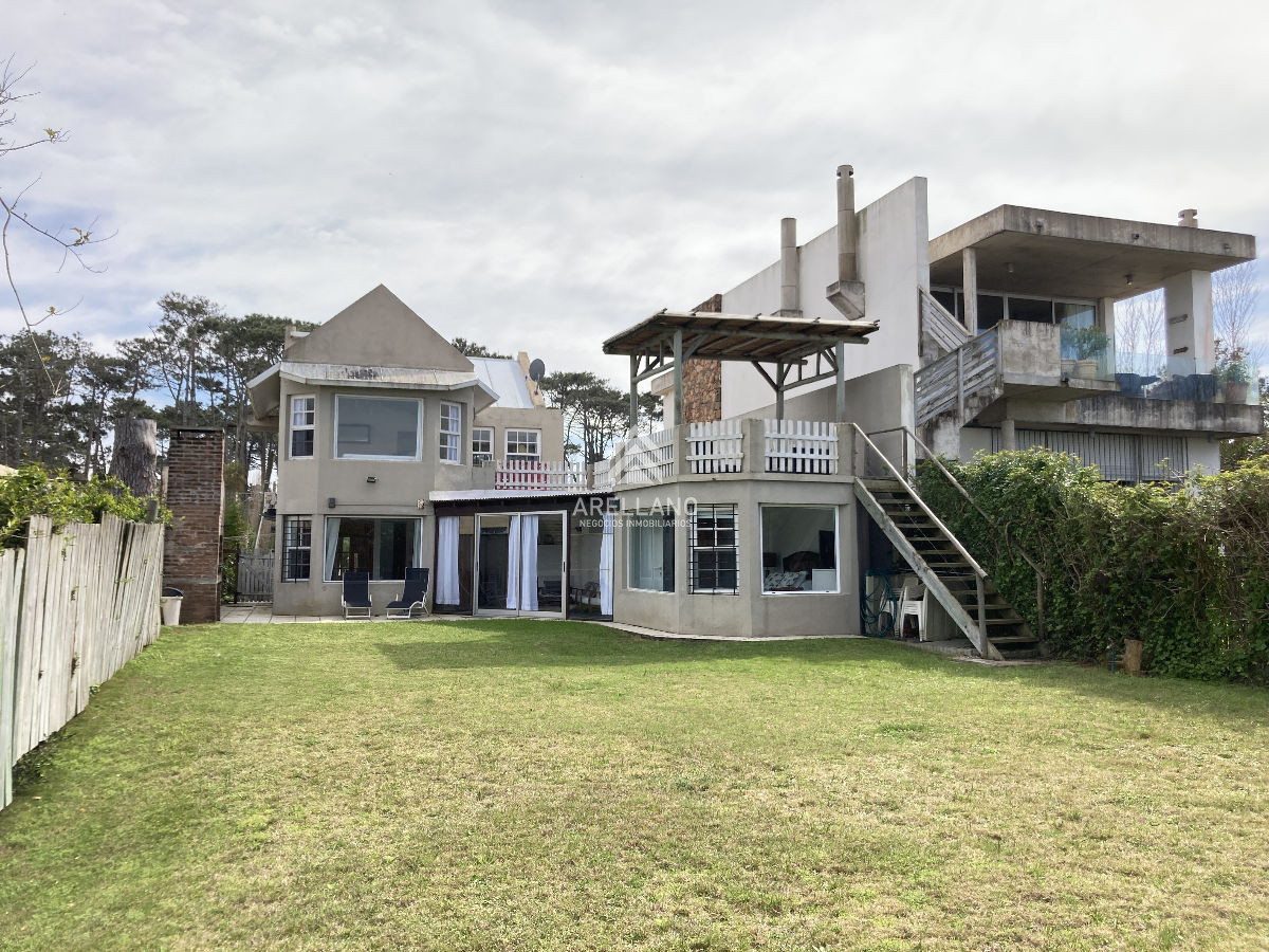 Casa ID.3666 - Venta, casa en Montoya 4 dormitorios