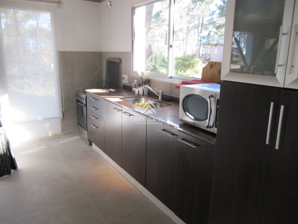 Casa ID.3639 - Moderna casa en venta de 3 dormitorios en Montoya, La Barra