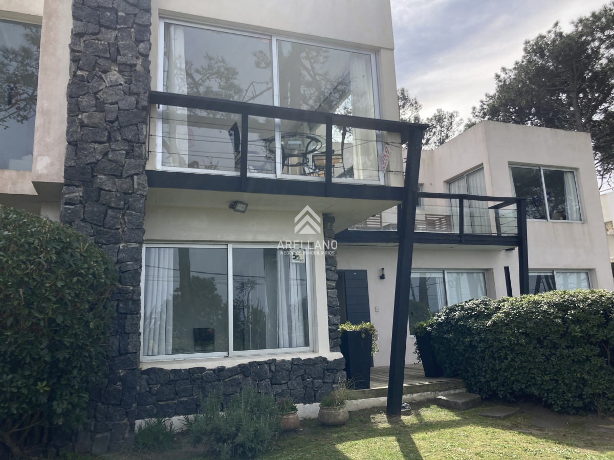 Casa ID.4600 - Venta Casa 6 dormitorios en Montoya