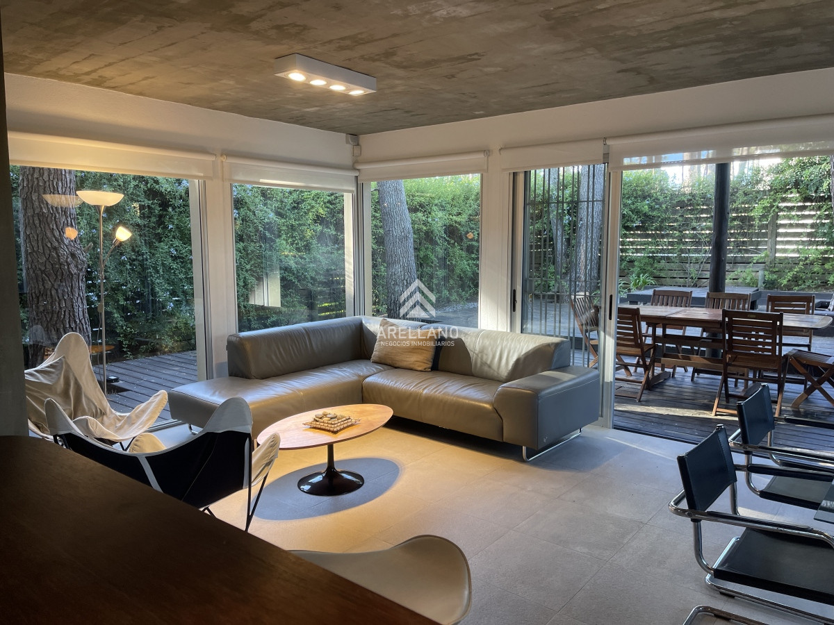 Casa ID.3639 - Moderna casa en venta de 3 dormitorios en Montoya, La Barra