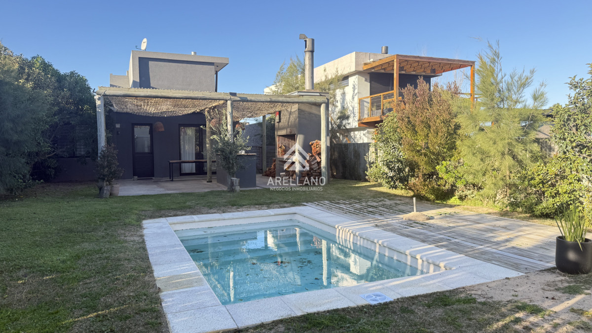 Casa ID.3637 - Moderna casa de 3 dormitorios en Montoya