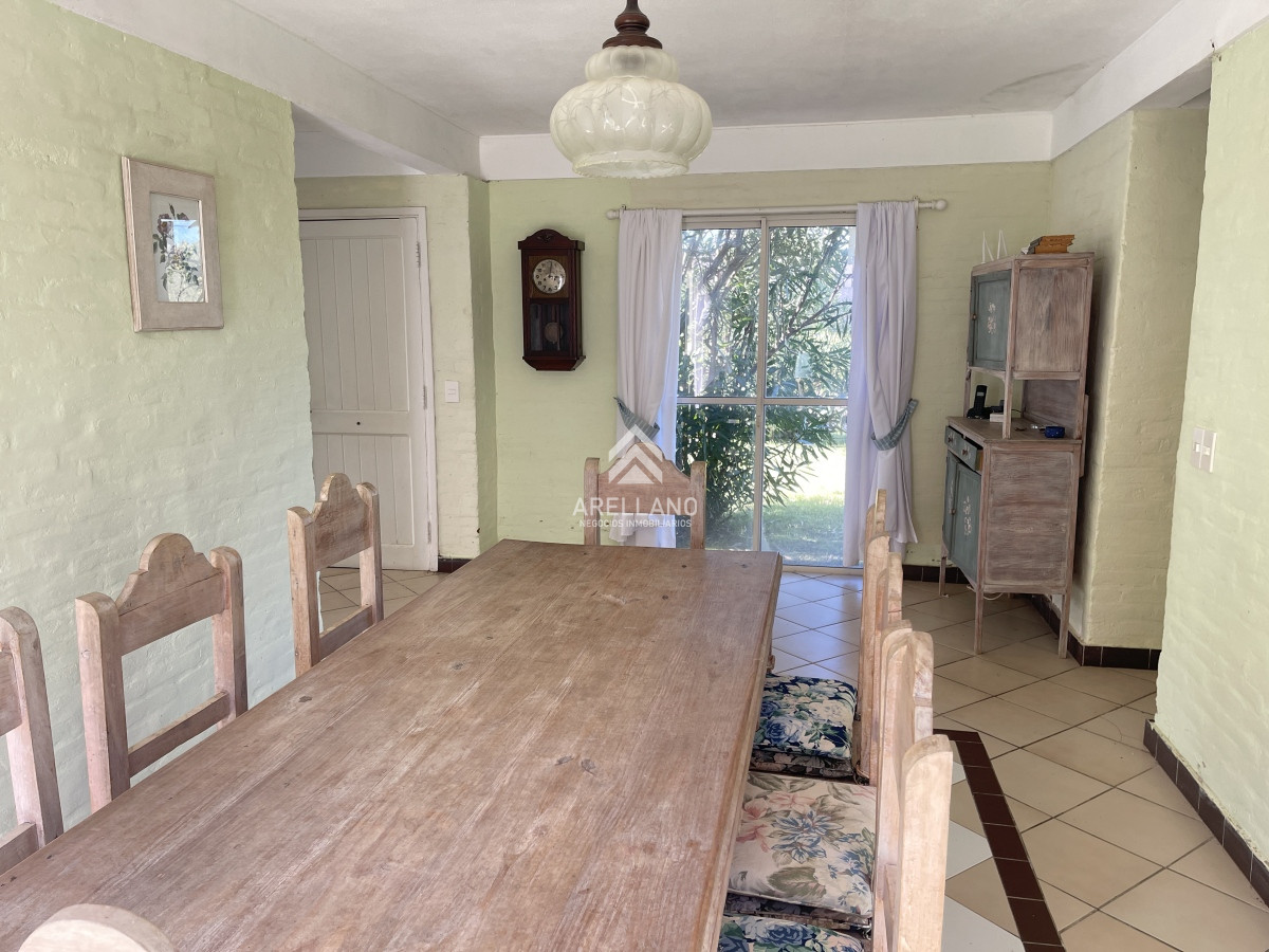 Casa ID.3679 - Venta casa 4 dormitorios Montoya 