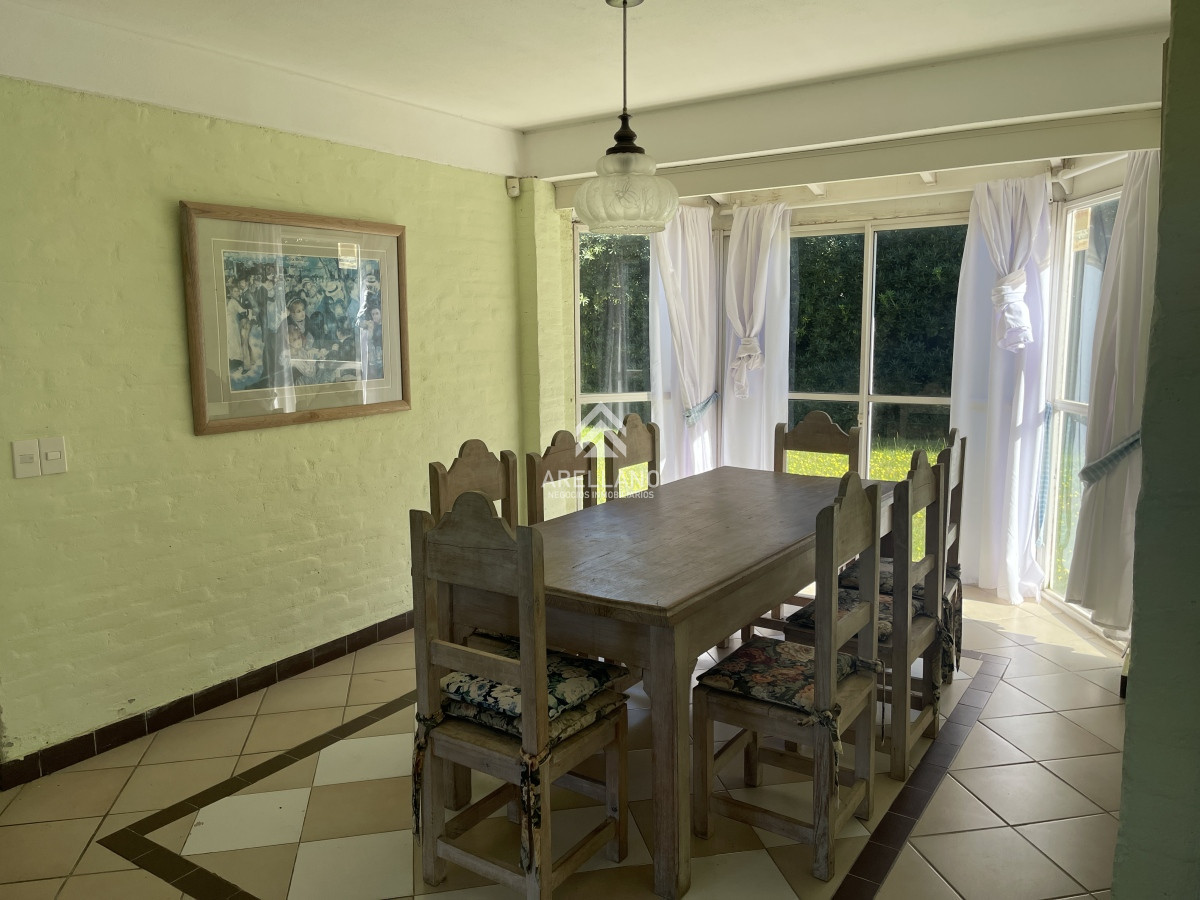Casa ID.3679 - Venta casa 4 dormitorios Montoya 