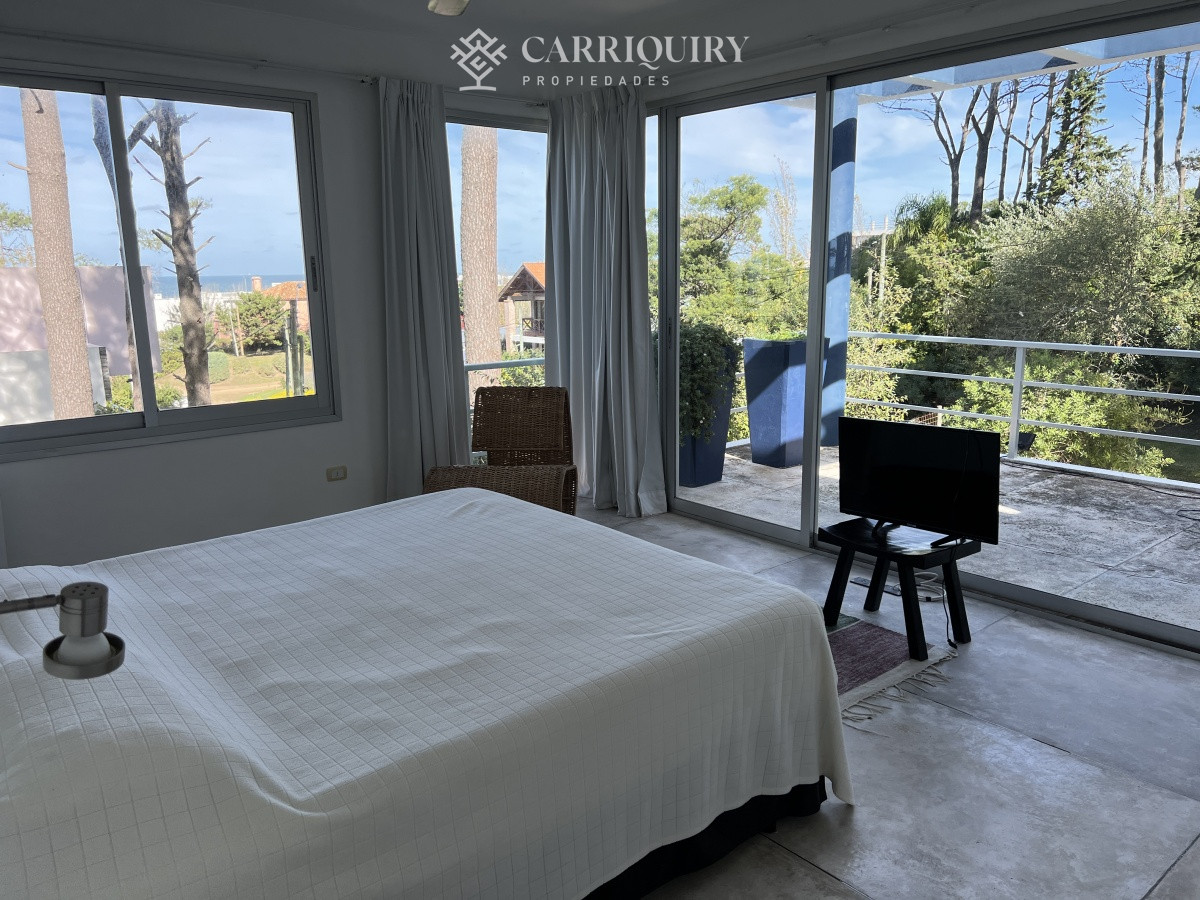 Casa ID.8150/Oportuidad!!!-Casa-en-venta-Barrio-privado-a-minutos-de-la-barra,-3-dormitiorios,-increible-entorno - Importante casa en alquiler temporal, Montoya