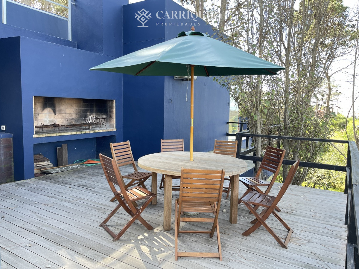 Casa ID.8150/Oportuidad!!!-Casa-en-venta-Barrio-privado-a-minutos-de-la-barra,-3-dormitiorios,-increible-entorno - Importante casa en alquiler temporal, Montoya