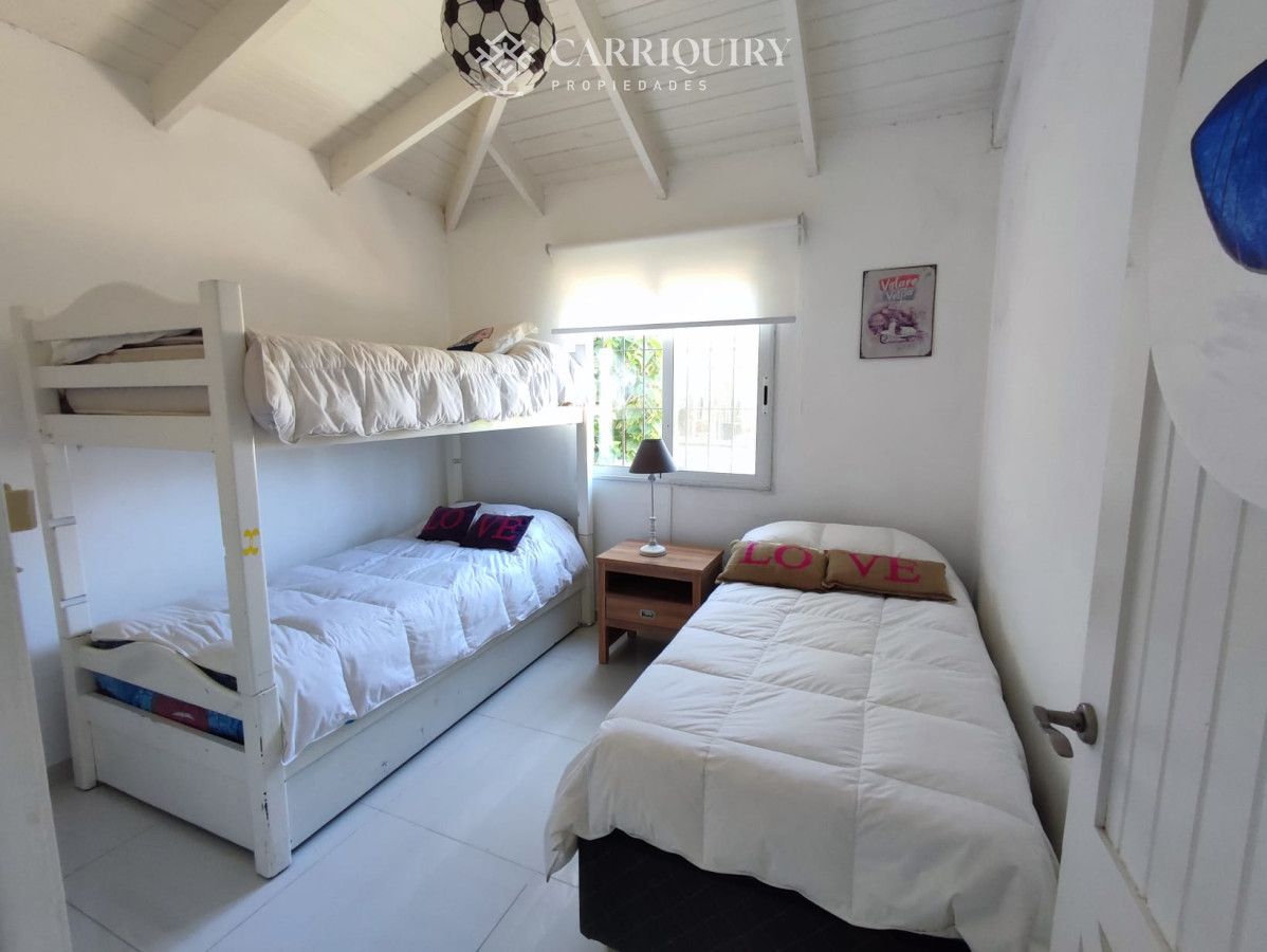 Casa ID.8154/Cómoda-casa-de-4-dormitorios- -servicio-en-Montoya - Casa de 3 dormitorios, a 100mts del mar, en Montoya, La Barra