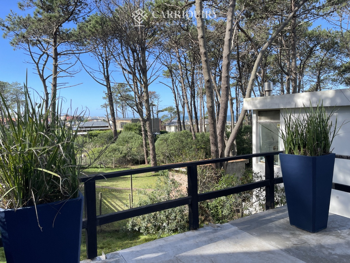 Casa ID.8150/Oportuidad!!!-Casa-en-venta-Barrio-privado-a-minutos-de-la-barra,-3-dormitiorios,-increible-entorno - Importante casa en alquiler temporal, Montoya