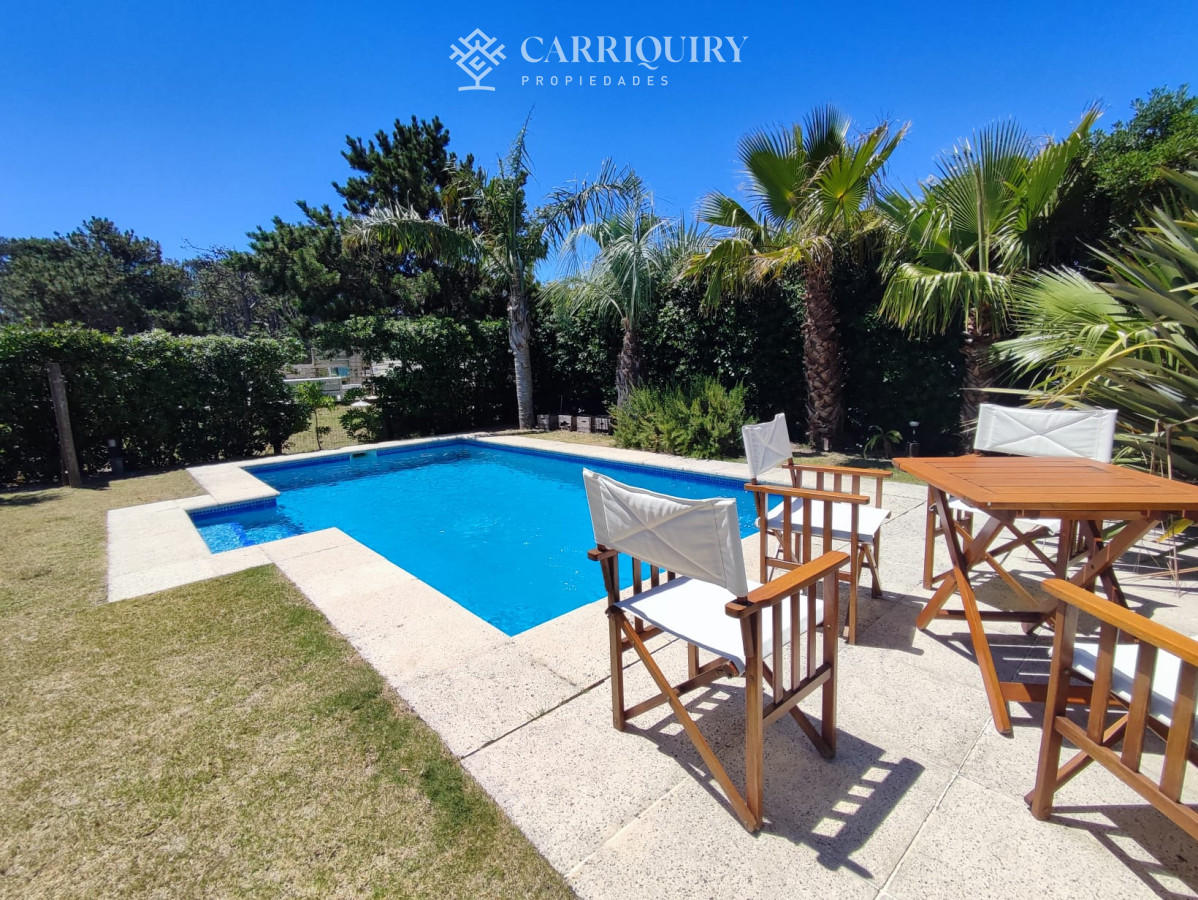 Casa ID.8154/Cómoda-casa-de-4-dormitorios- -servicio-en-Montoya - Casa de 3 dormitorios, a 100mts del mar, en Montoya, La Barra
