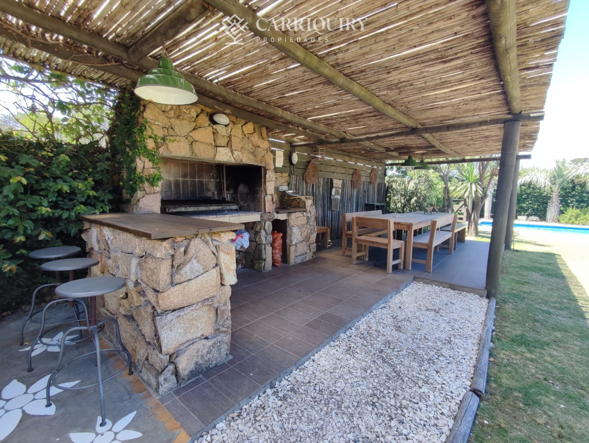 Casa ID.8154/Cómoda-casa-de-4-dormitorios- -servicio-en-Montoya - Casa de 3 dormitorios, a 100mts del mar, en Montoya, La Barra