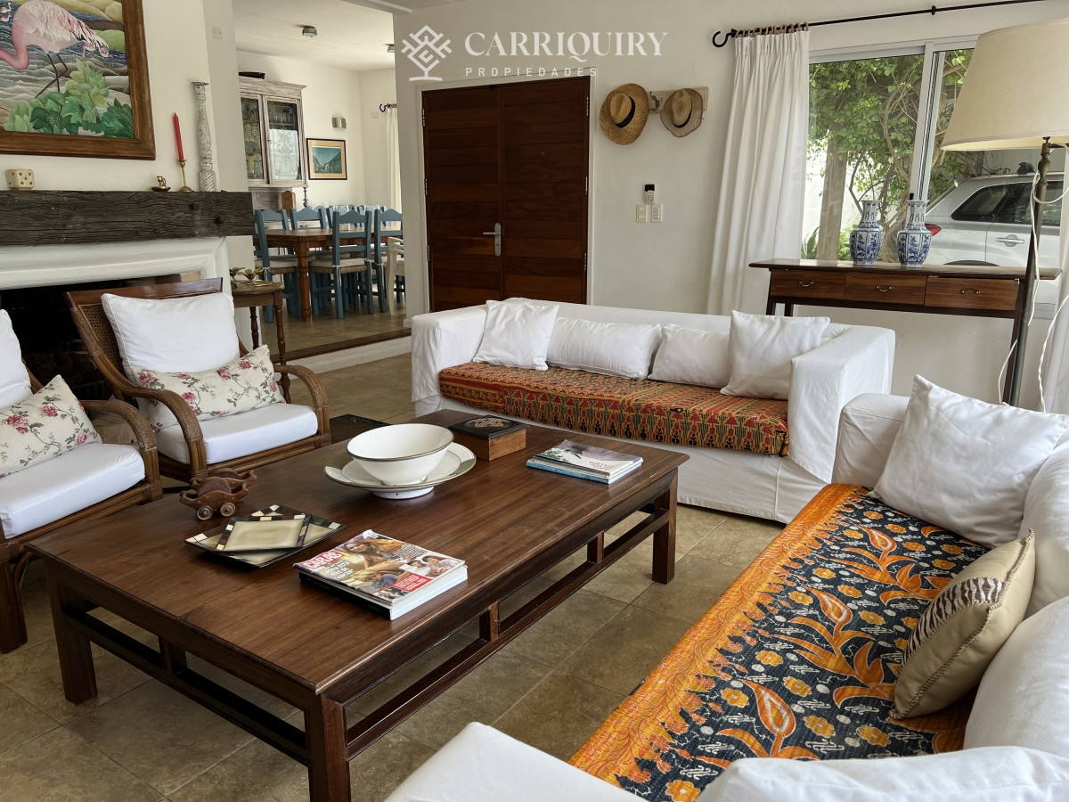 Casa ID.8134/La-Loma - Casa en Alquiler en La Barra. 5 dormitorios en total