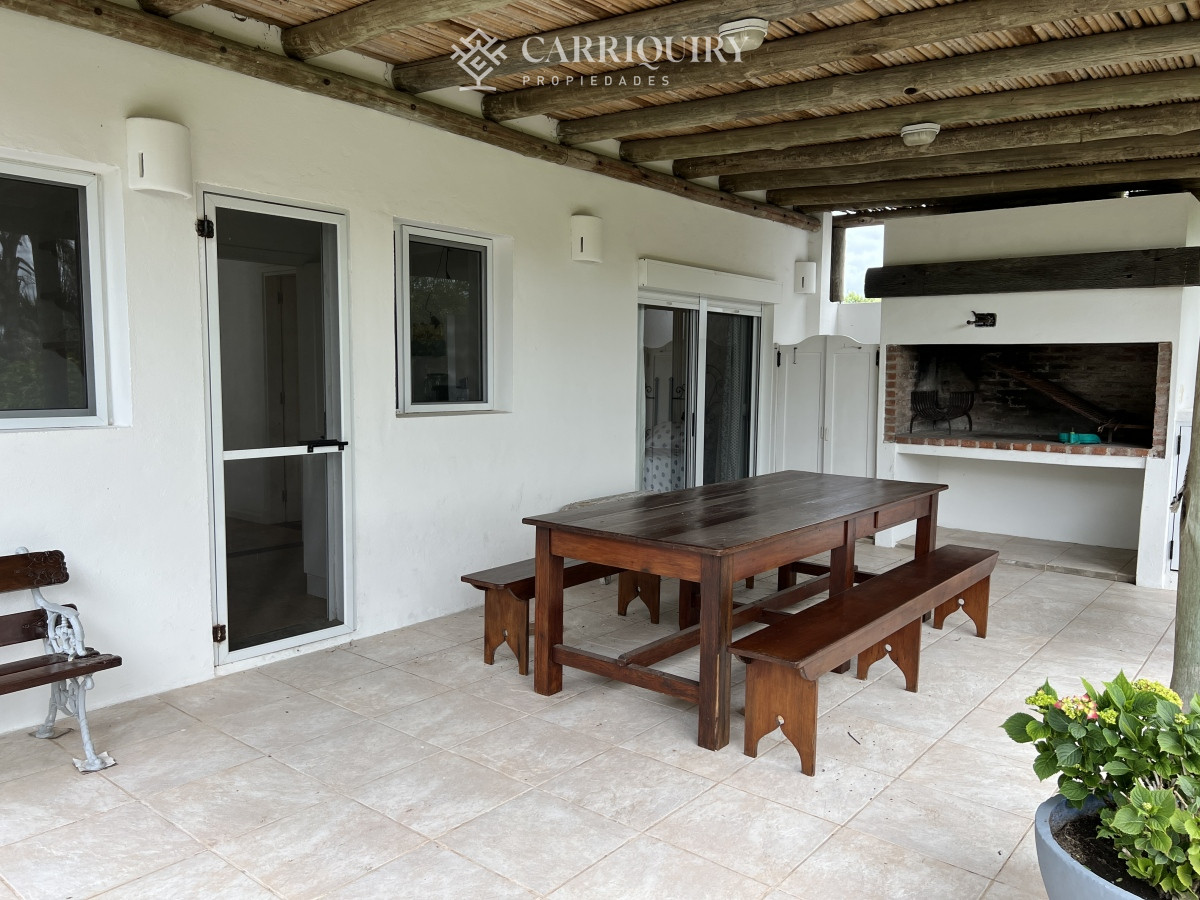 Casa ID.8134/La-Loma - Casa en Alquiler en La Barra. 5 dormitorios en total