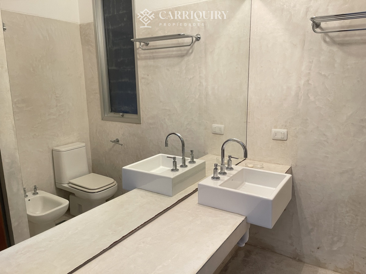 Casa ID.8150/Oportuidad!!!-Casa-en-venta-Barrio-privado-a-minutos-de-la-barra,-3-dormitiorios,-increible-entorno - Importante casa en alquiler temporal, Montoya