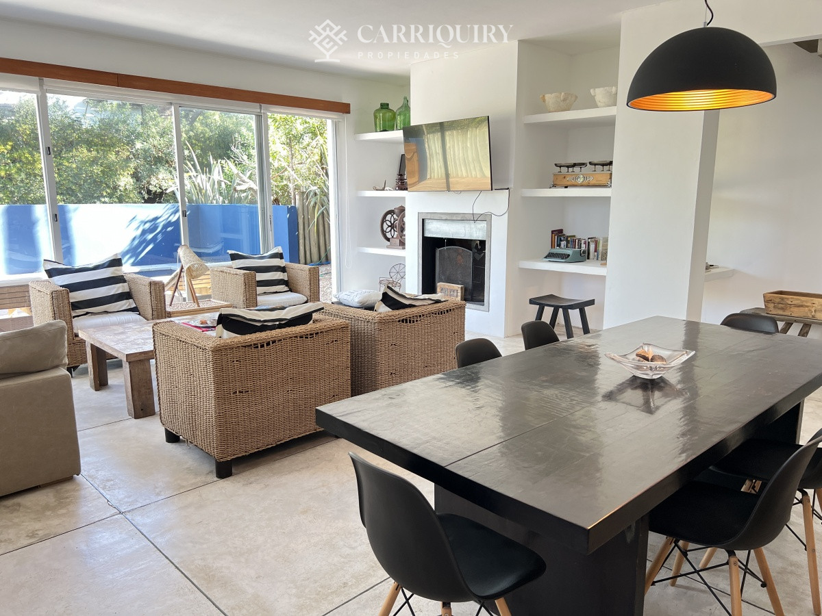 Casa ID.8150/Oportuidad!!!-Casa-en-venta-Barrio-privado-a-minutos-de-la-barra,-3-dormitiorios,-increible-entorno - Importante casa en alquiler temporal, Montoya