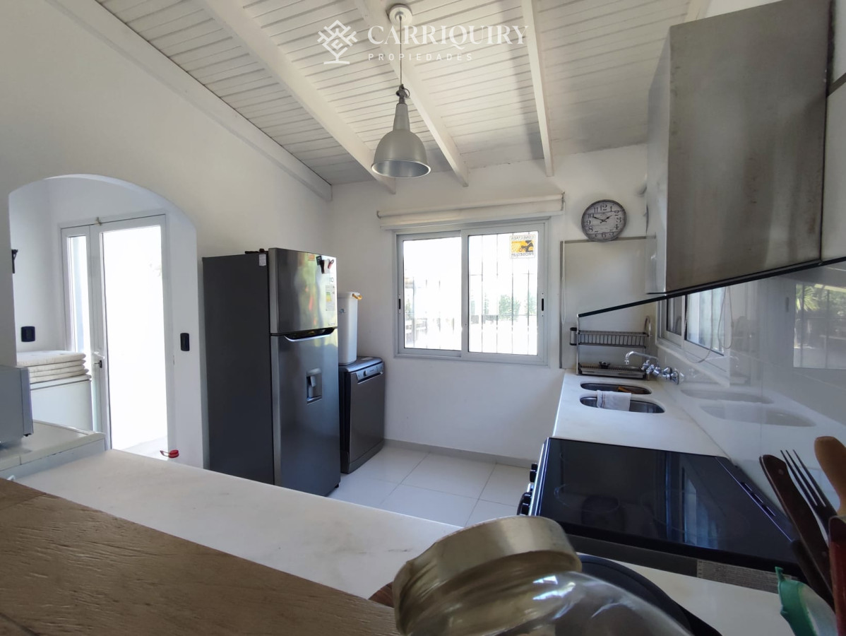 Casa ID.8154/Cómoda-casa-de-4-dormitorios- -servicio-en-Montoya - Casa de 3 dormitorios, a 100mts del mar, en Montoya, La Barra