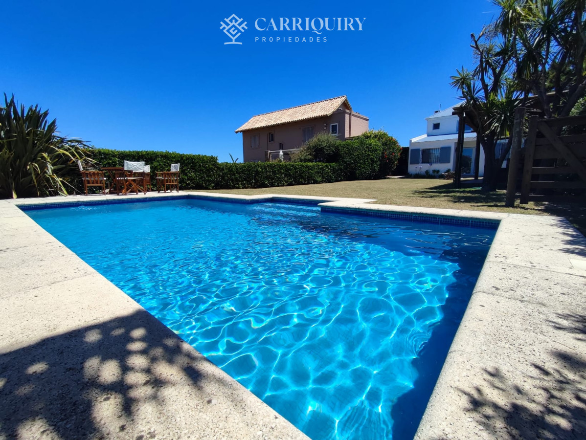 Casa ID.8154/Cómoda-casa-de-4-dormitorios- -servicio-en-Montoya - Casa de 3 dormitorios, a 100mts del mar, en Montoya, La Barra
