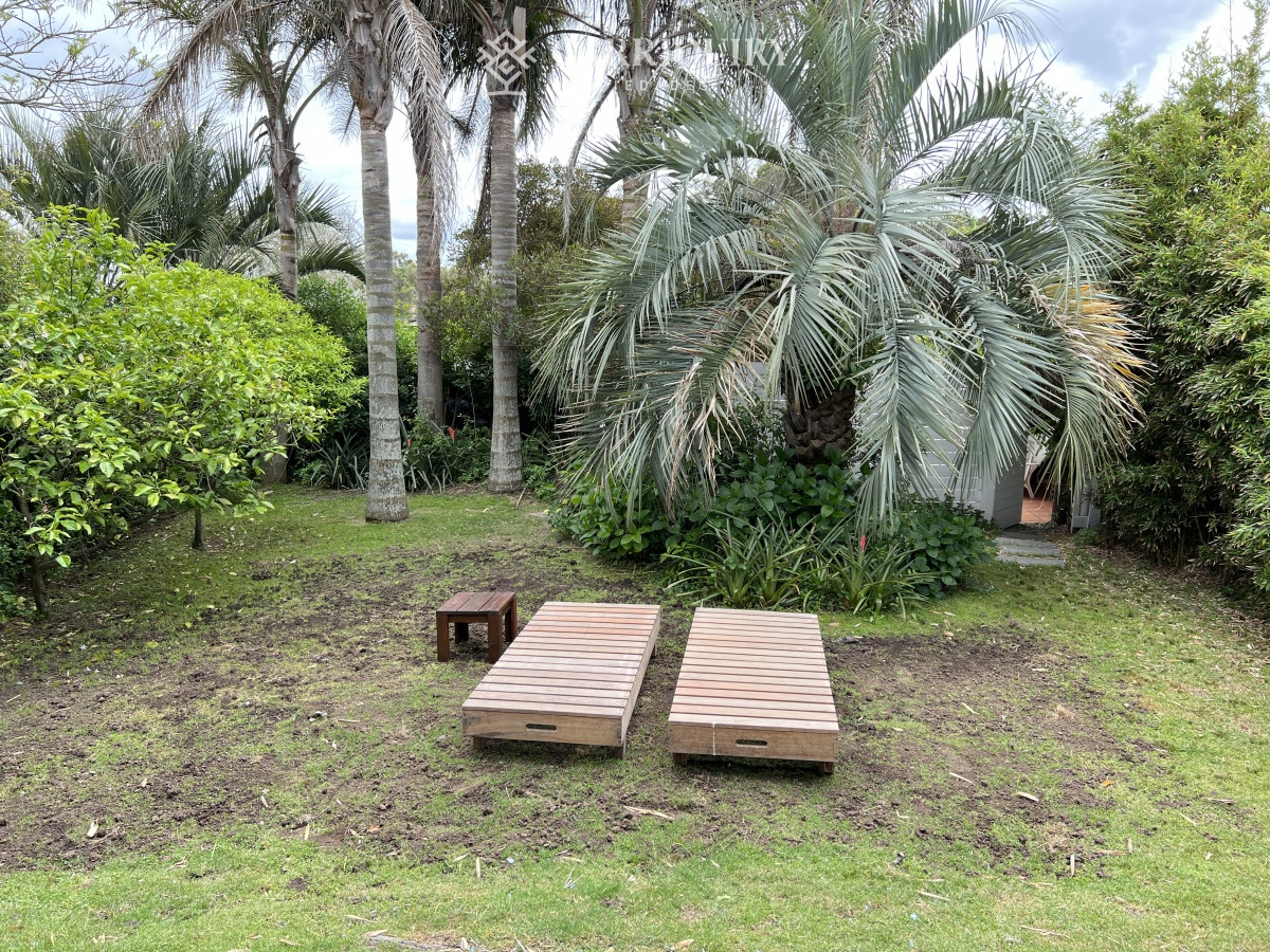 Casa ID.8134/La-Loma - Casa en Alquiler en La Barra. 5 dormitorios en total