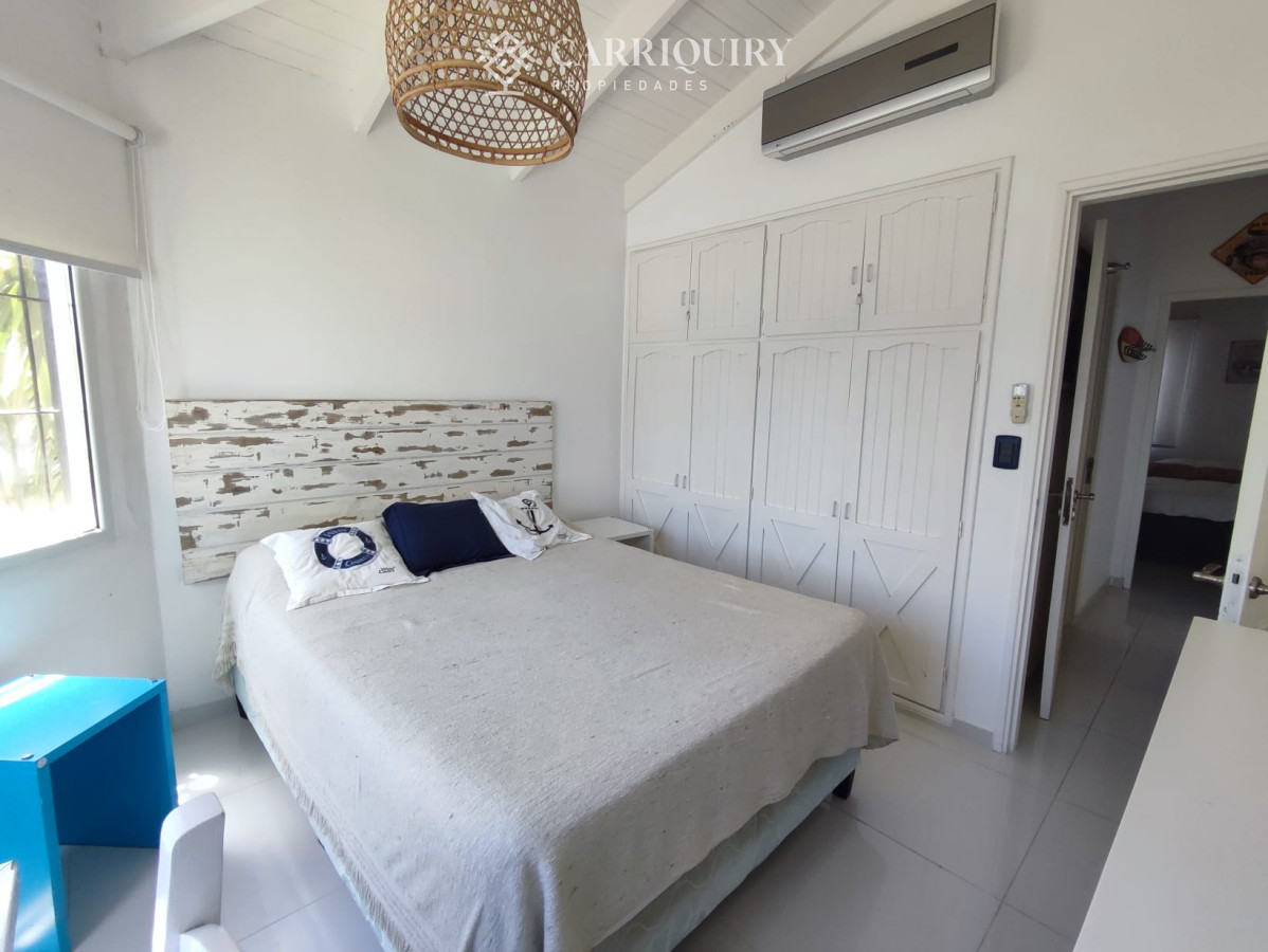 Casa ID.8154/Cómoda-casa-de-4-dormitorios- -servicio-en-Montoya - Casa de 3 dormitorios, a 100mts del mar, en Montoya, La Barra