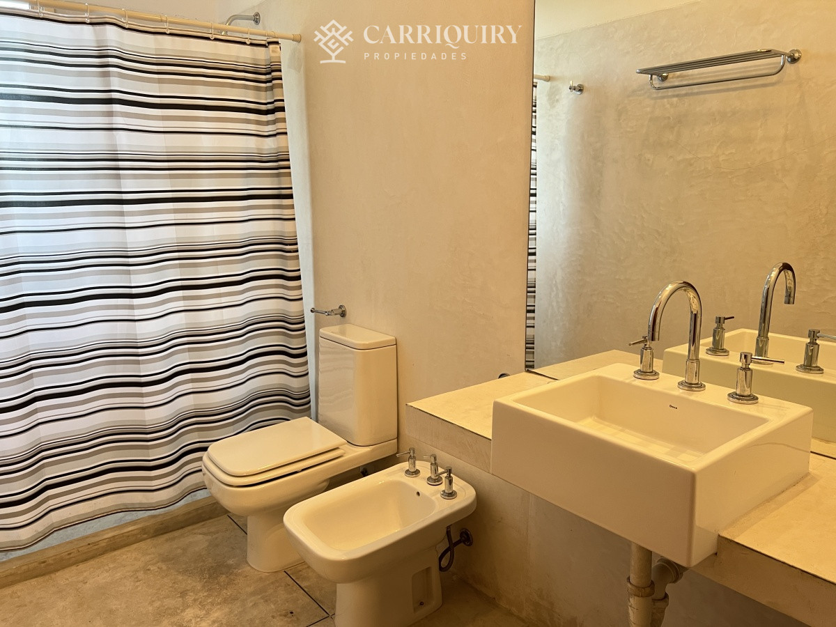Casa ID.8150/Oportuidad!!!-Casa-en-venta-Barrio-privado-a-minutos-de-la-barra,-3-dormitiorios,-increible-entorno - Importante casa en alquiler temporal, Montoya