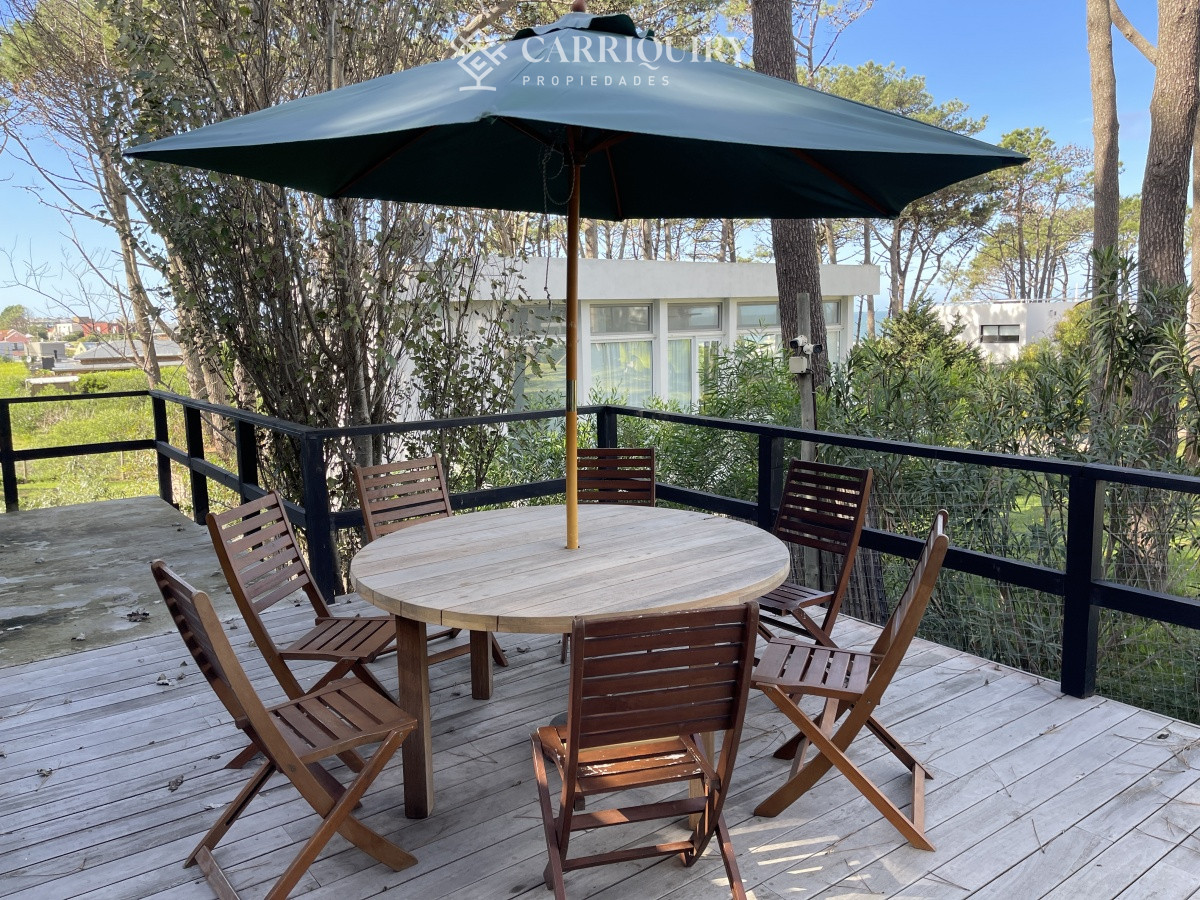 Casa ID.8150/Oportuidad!!!-Casa-en-venta-Barrio-privado-a-minutos-de-la-barra,-3-dormitiorios,-increible-entorno - Importante casa en alquiler temporal, Montoya
