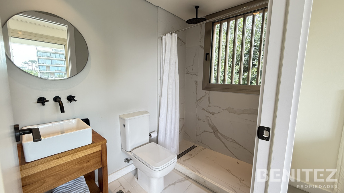 Apartamento ID.9659 - Departamento de 4 dormitorios en suite más servicio, sobre la playa, Manantiales