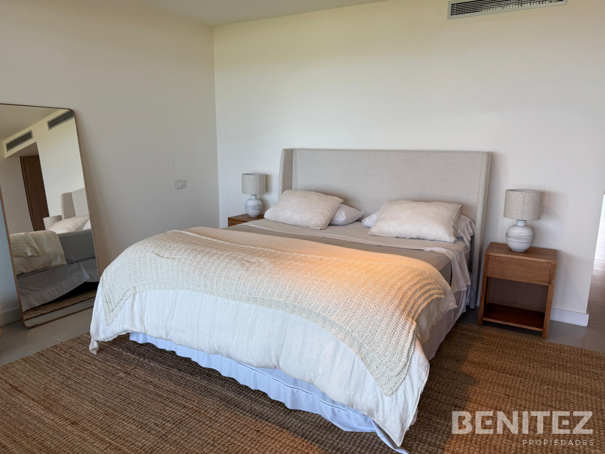 Apartamento ID.9659 - Departamento de 4 dormitorios en suite más servicio, sobre la playa, Manantiales