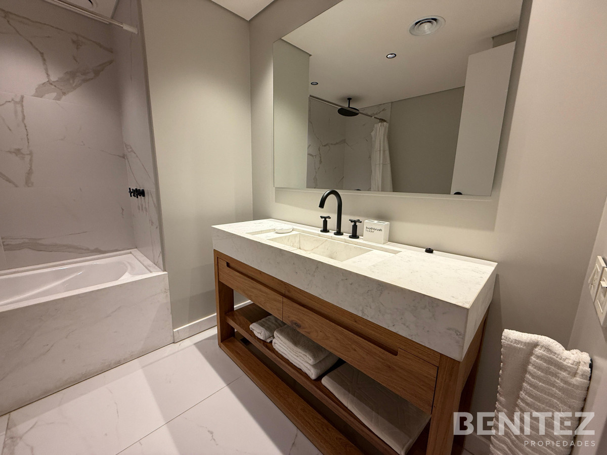 Apartamento ID.9659 - Departamento de 4 dormitorios en suite más servicio, sobre la playa, Manantiales