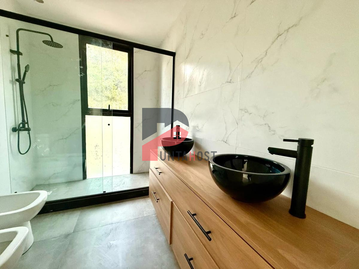 Casa ID.145 - Casa de 2 dormitorios 2 baños en El tesoro, La Barra