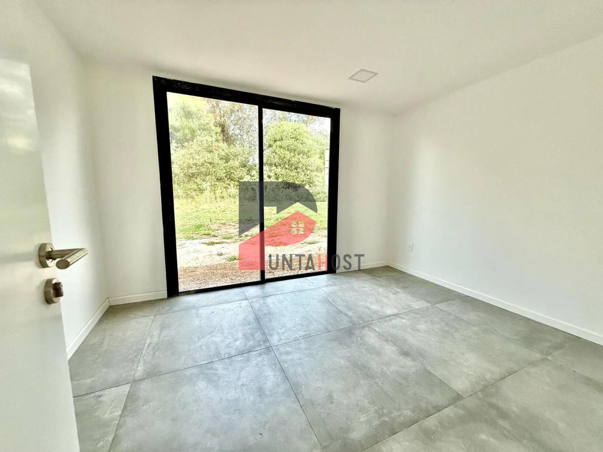 Casa ID.145 - Casa de 2 dormitorios 2 baños en El tesoro, La Barra