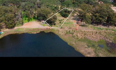 Venta terreno  sobre la laguna en Reserva Montoya, La Barra