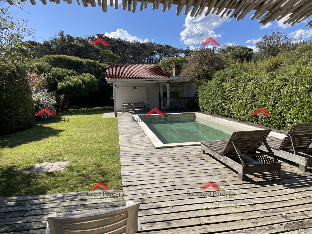 Casa ID.14670 - Casa en Montoya con excelente vista al mar, de 4 dormitorios más servicio 