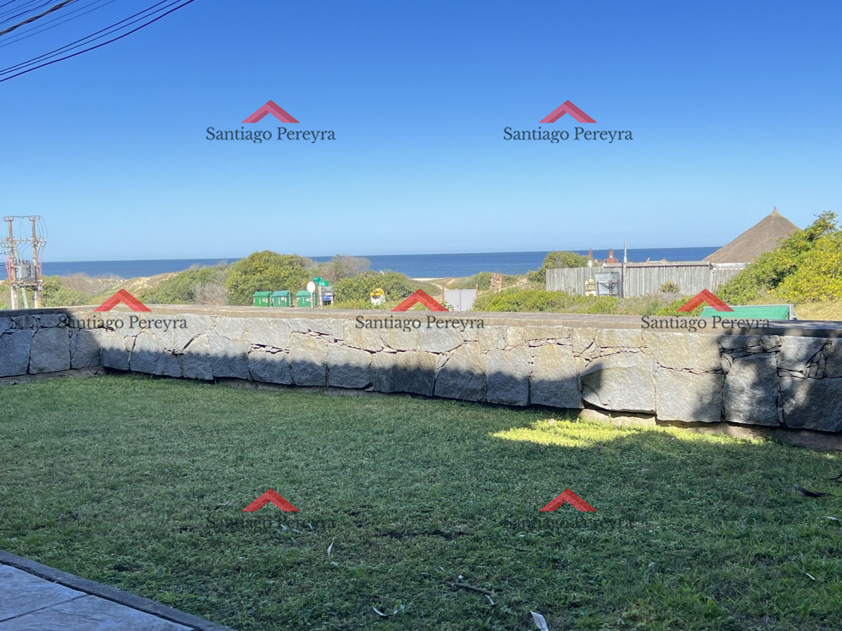 Casa ID.14670 - Casa en Montoya con excelente vista al mar, de 4 dormitorios más servicio 