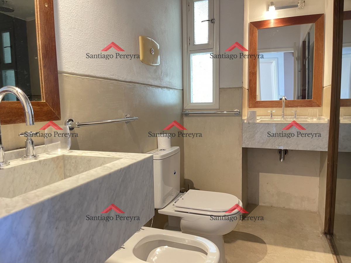 Casa ID.14670 - Casa en Montoya con excelente vista al mar, de 4 dormitorios más servicio 