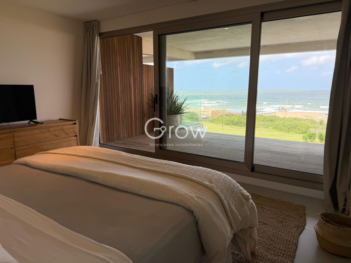 Apartamento ID.2908 - Departamento de 4 dormitorios en suite más servicio, sobre la playa, Manantiales