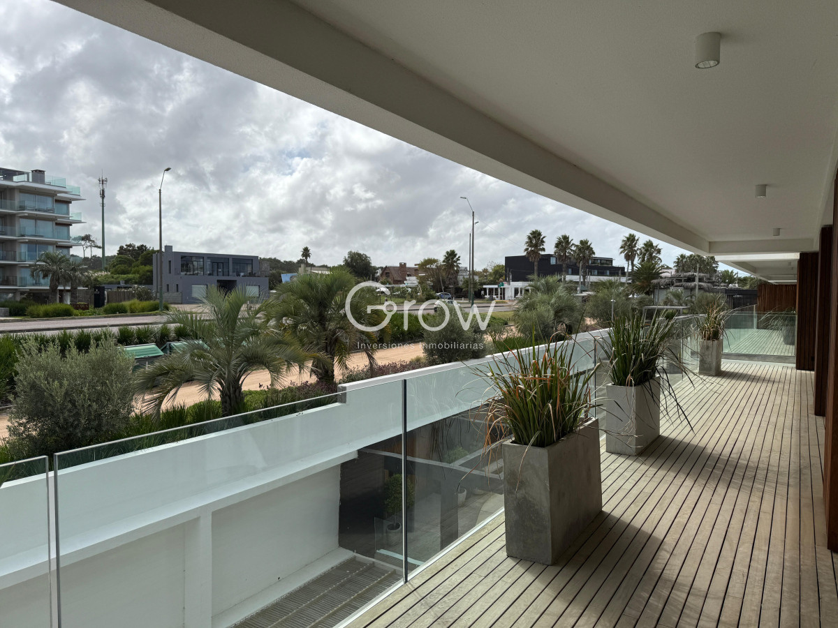 Apartamento ID.2908 - Departamento de 4 dormitorios en suite más servicio, sobre la playa, Manantiales